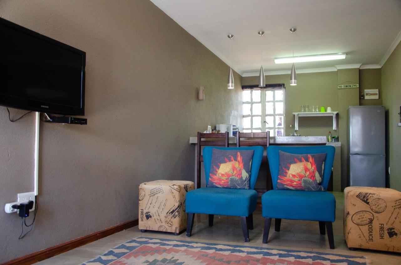 Desert Dew Guest House Hutchinson Extérieur photo