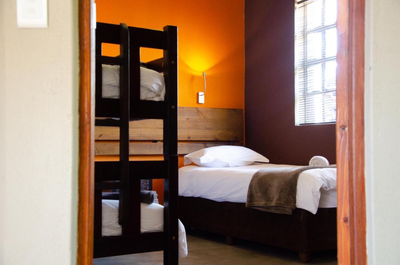 Desert Dew Guest House Hutchinson Extérieur photo