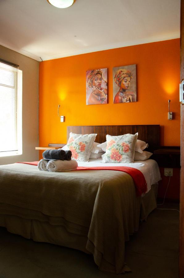Desert Dew Guest House Hutchinson Extérieur photo